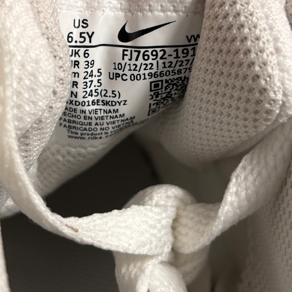 Nike Court Borough Low Sneakers Shoes 6.5Y / 8 Women FJ7692-193 - Picture 4 of 6